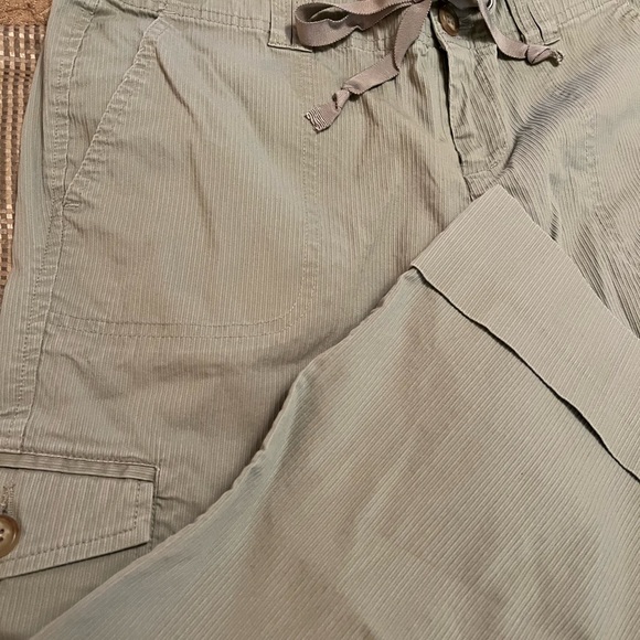 Calvin Klein/women’s light green crop pants, size 2 - Picture 5 of 5